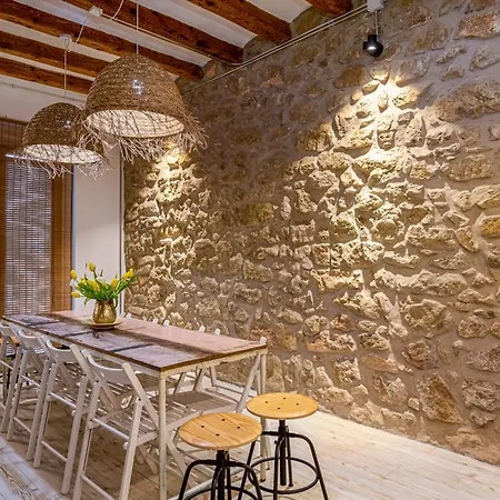 La Casa Del Miracle, Pensión
