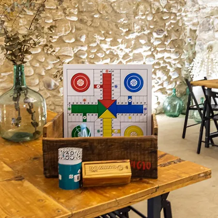 La Casa Del Miracle, Πανσιόν 3*